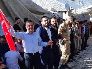 Türk bayraklı düğüne askerlerde katıldı