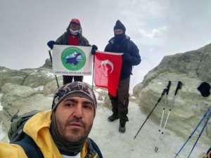 İran'ın Demavend Dağı'na tırmandılar