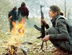 BİR ANNENİN EVLAT HASRETİ
