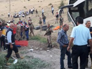 Ak Parti otobüsü kaza yaptı: 5 ölü, 13 yaralı