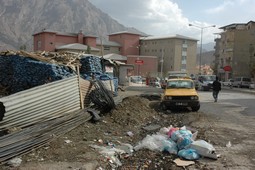 HAKKARİ DE GÖRÜNTÜ KİRLİLİĞİ