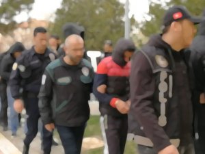 FETÖ operasyonu 3’ü sivil, 48’i askeri gözaltı kararı