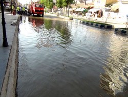 Yüksekova ilçe merkezini su bastı