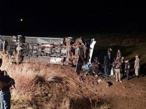 Ağrı'da yolcu otobüsü devrildi: 19 yaralı