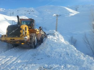 130 köy, 339 mezra yolunda karla mücadele yapıldı