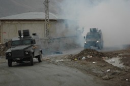 YÜRÜYÜŞ SONRASI OLAYLAR ÇIKTI