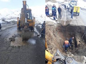 Hakkari’de su arızalara ile mücadele sürüyor