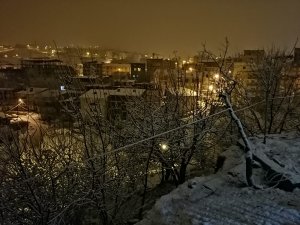 Hakkari'de Nisan ayında kar sürprizi