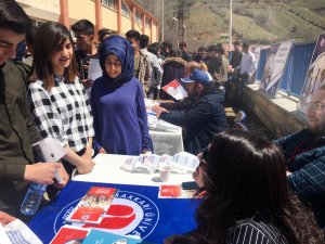 Hakkari üniversitesi Şemdinli'de tanıtım yaptı