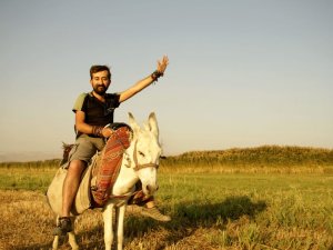 Gezgin öğretmen doğa tutkunlarına ilham oluyor