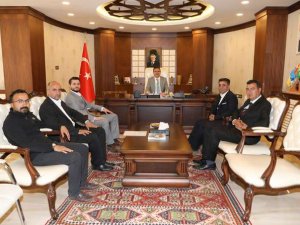 Yerel gazete temsilcileri Vali Akbıyık’ı ziyaret etti