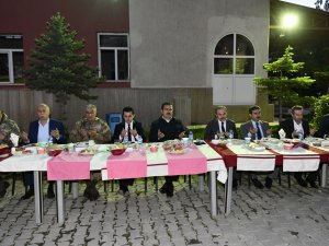 Hakkari özel idarede iftar programı düzenlendi