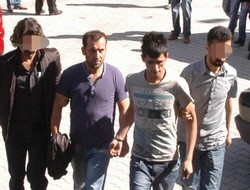 Hakkari'de 4 kişi gözaltına alındı