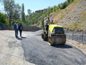 Hakkari'de yol onarım çalışmaları devam ediyor