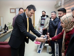 Müdür Aydın’dan hastane personeline teşekkür ziyareti
