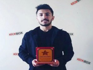 Hakkari’li Sedat Kick Box Doğu şampiyonu oldu