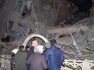 Elazığ'da deprem: 14 kişi hayatını kaybetti
