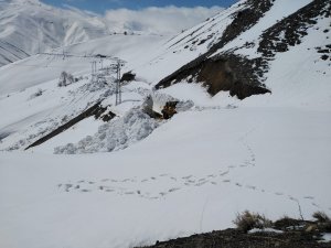 Nisan ayında 5 metre karla mücadele