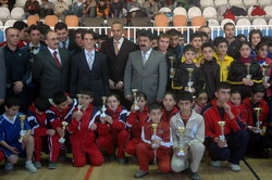 BAŞARILI OKULLARA ÖDÜLLERİ VERİLDİ
