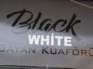 Black & white Bayan kuaförü örnek oldu