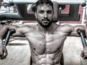 İran, şampiyon güreşçiyi idam etti