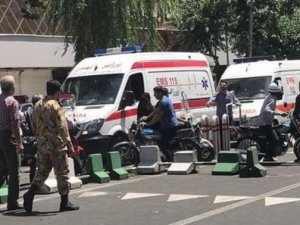 İran'da Devrim Muhafızlarına saldırı: 3 ölü