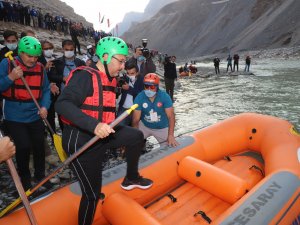 Bakan Kasapoğlu, Zap Nehrinde rafting yaptı