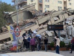 İzmir'de 25 kişi hayatını kaybetti: 804 yaralı