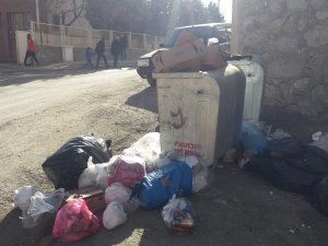 Hakkari'de zamansız bırakılan çöplere tepki