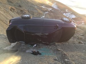 Başkale'de otomobil takla attı: 3 yaralı