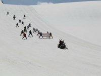 Hakkari'de Mayıs ayında kayak yarışması