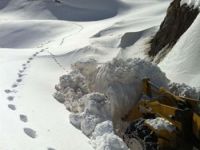 Şemdinli'de karla mücadele çalışması