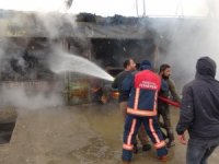 Yüksekova'da çıkan yangın maddi hasara yol açtı