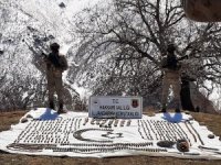 Şemdinli'de PKK'ya ait sığınak ve barınak bulundu