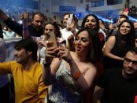 İranlılar Van'da 'Ebi' konserinde coştu