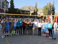 Hakkari'de sokak voleybol turnuvası başladı