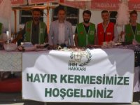 Hakkari İHH genç gönüllüler kermes düzenledi