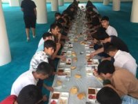 Yaz kardeşlik kampı Öğrencileri yemekte ağırlandı