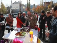 Hakkari polisinden öğretmenlere sürpriz