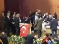 İYİ Parti Altındağ İlçe Başkanlığı Kongresi'nde çıkan kavga kamerada