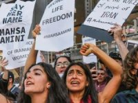 İran'da  "ahlak polisi" kaldırıldı