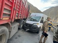 Hakkari’de  trafik kazası 1 kişi yaralandı