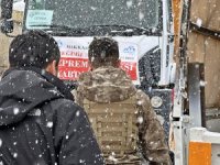 Hakkari Polisi depremzedeler için seferber oldu