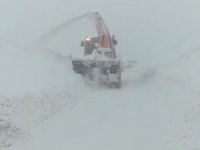 Şemdinli-Derecik yolu ulaşıma açıldı