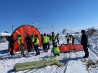 Hakkari belediyesi Malatya'da 80 çadır kurdu