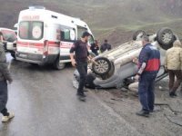 Hakkari'de trafik kazası: 1’i ağır 5 yaralı