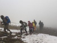 Aktivistler Ağrı Dağı’na tırmandı