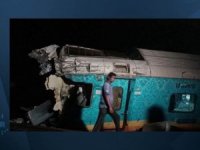 Hindistan'da tren kazası: En az 50 ölü