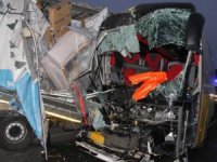 Yolcu Otobüsü ile tır çarpıştı: 1 ölü, 32 yaralı