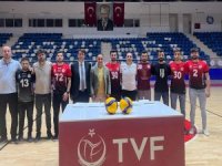 Hakkari Gençlik ve Sportif faaliyetler voleybol takımı sezona başladı